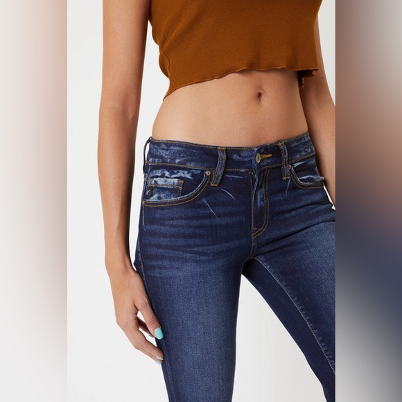 NWT KanCan Mid-Rise Distressed Skinny Jeans - Picture 9 of 16